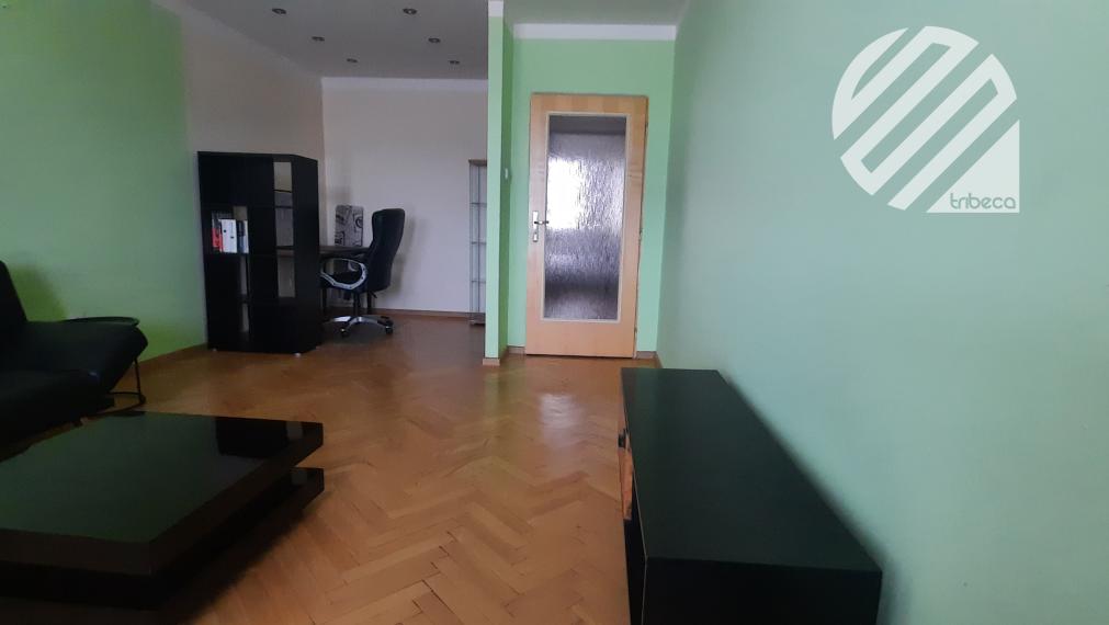 Predané. Zariadený 2-izbový byt s balkónom, Hliny 7