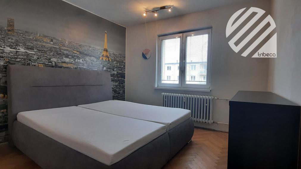 Predané. Zariadený 2-izbový byt s balkónom, Hliny 7