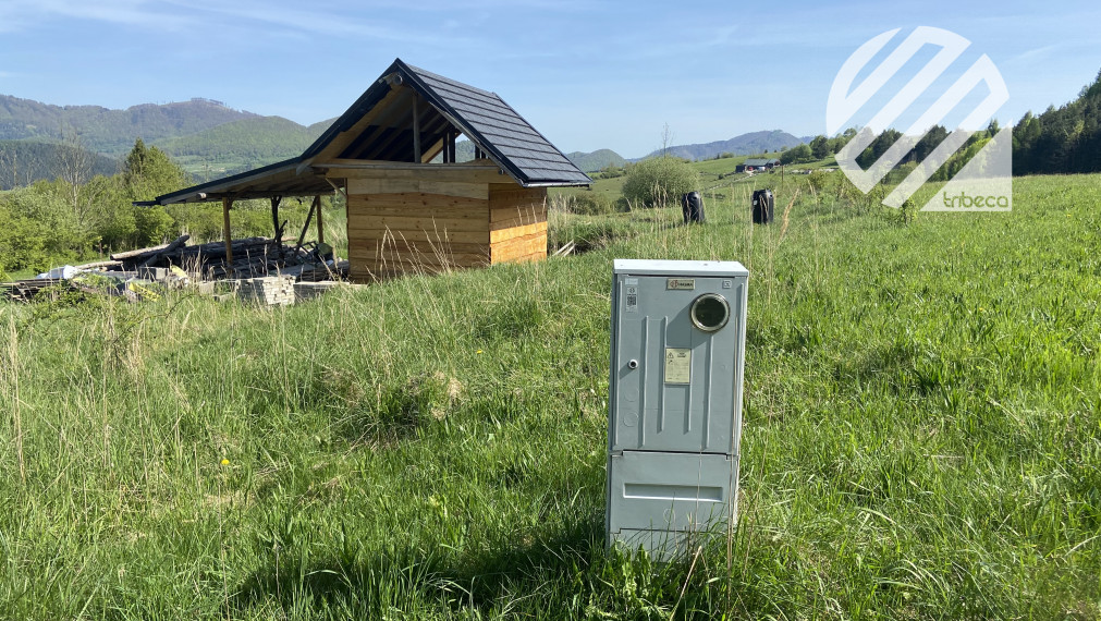 Pozemok so stavebným povolením 3218 m2 v Dolnej Tižine