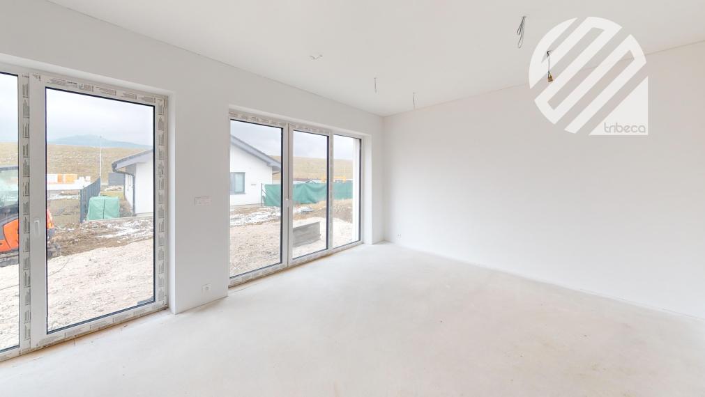 Nová IBV-byt č.1: Trojizbový byt so súkromným parkovaním a predzáhradkou v Kotešovej