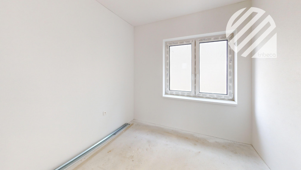 Predané - Trojizbový holobyt v novostavbe  s  predzáhradkou a parkovaním.