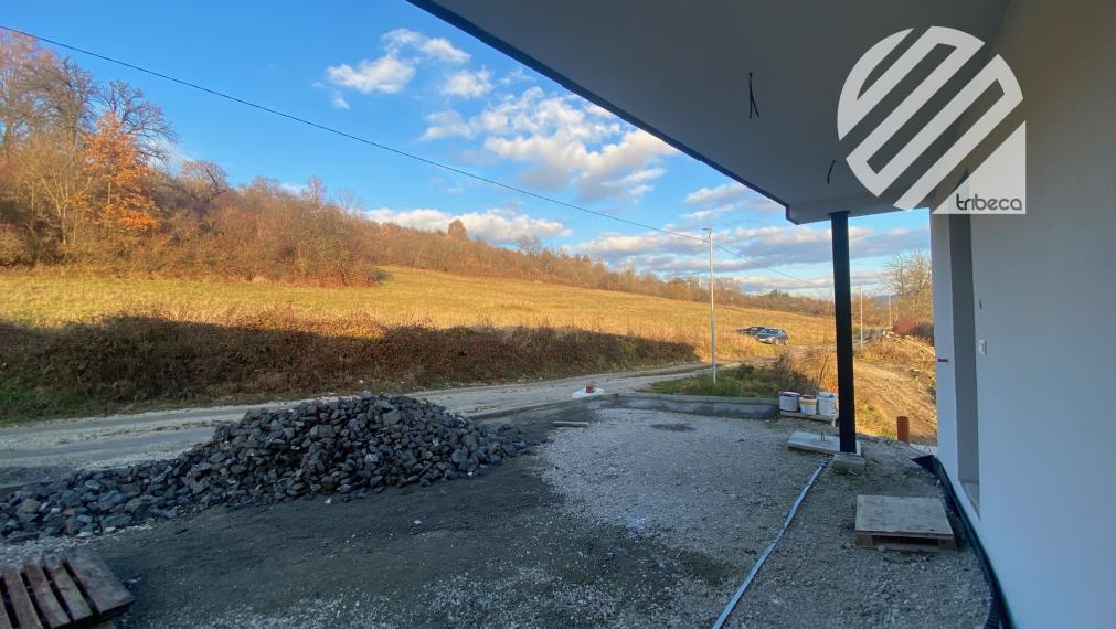 Predané-Trojizbový holobyt  v novostavbe s parkovaním v Kotešovej