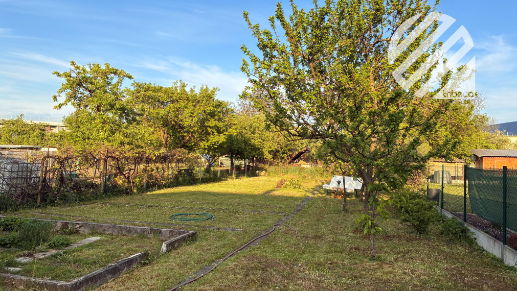 PREDANÉ: Záhrada, súkromie, dostupnosť: ideálny dom v Lietavskej Lúčke na predaj