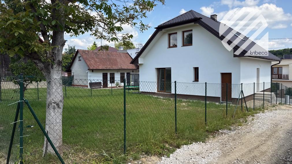 Predané .  Zrekonštruovaný 4-izbový RD, Žilina- Trnové