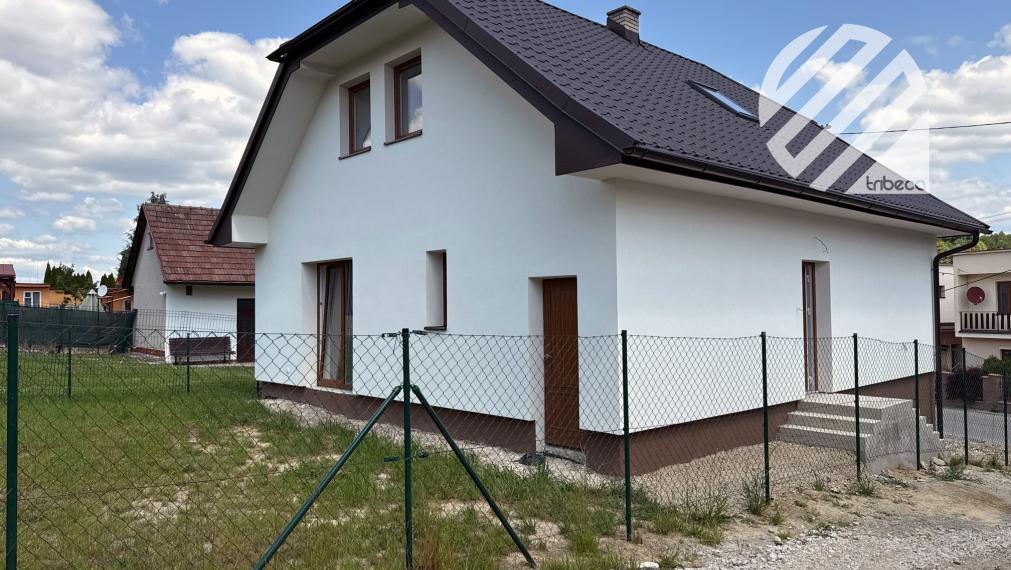 Predané .  Zrekonštruovaný 4-izbový RD, Žilina- Trnové