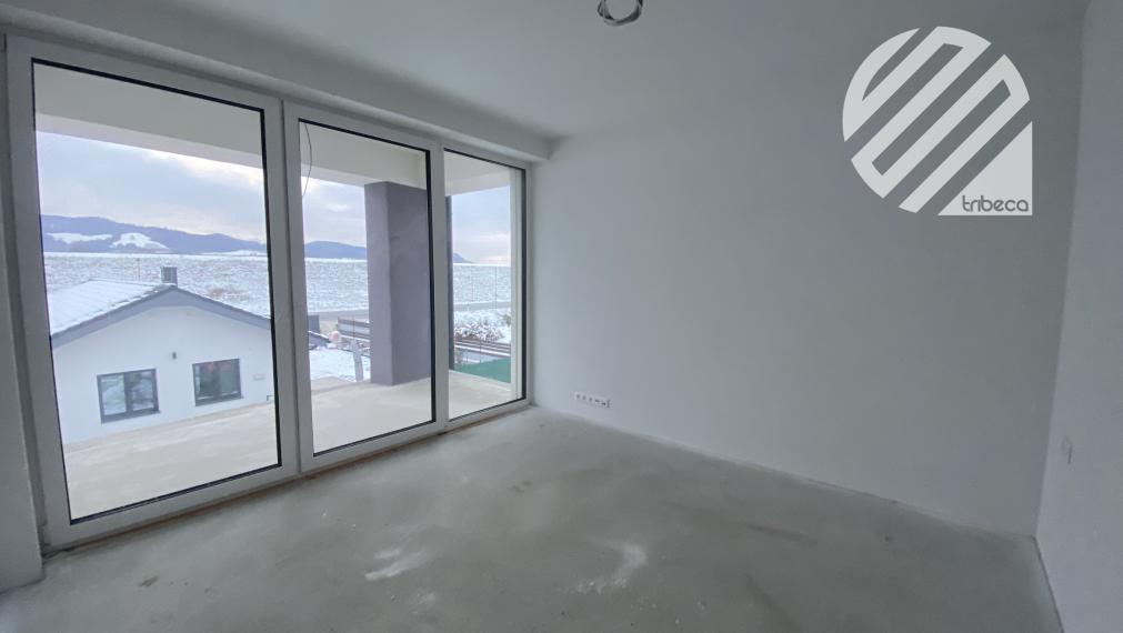 Nová IBV-byt č.2 : Trojizbový byt so súkromným parkovaním v Kotešovej