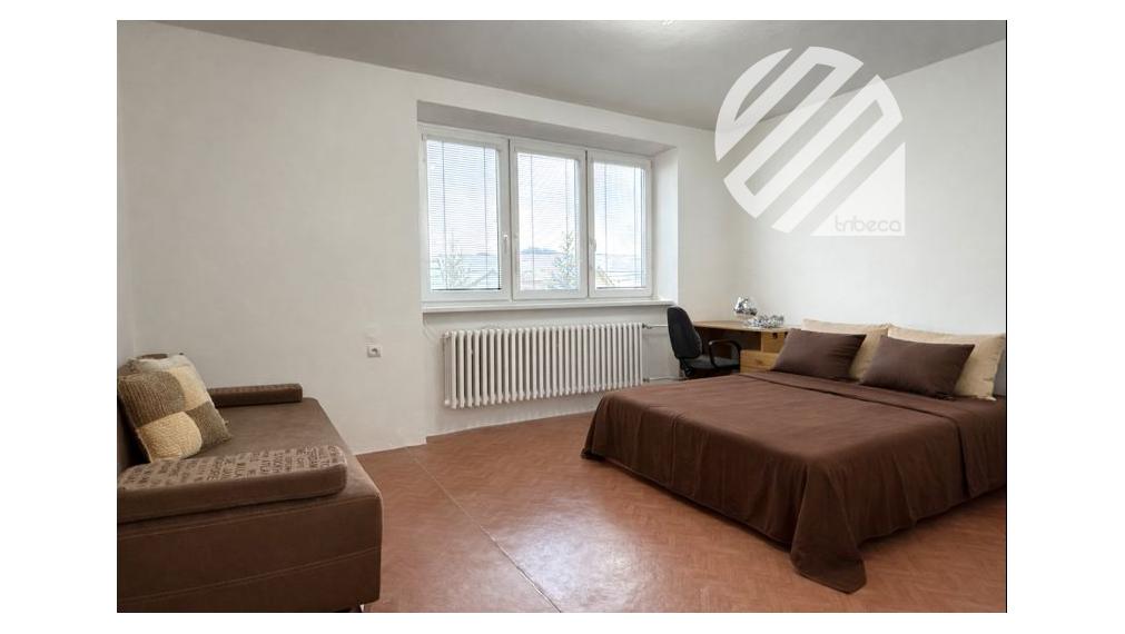 Na predaj RODINNÝ DOM v centre obce Konská