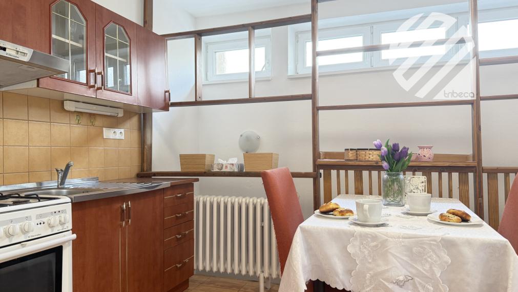 Na predaj RODINNÝ DOM v centre obce Konská