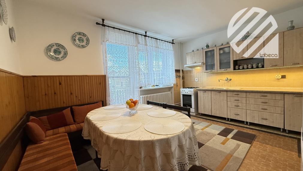 Na predaj RODINNÝ DOM v centre obce Konská