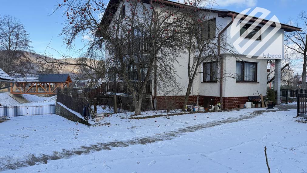 Na predaj RODINNÝ DOM v centre obce Konská