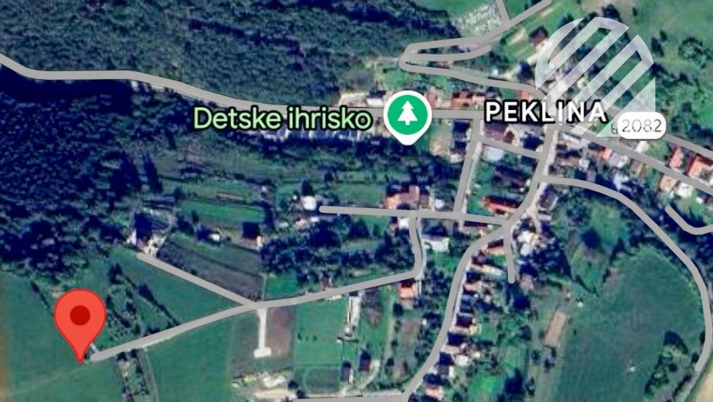 Na predaj čarovný rekreačný pozemok pri lese, 892 m²
