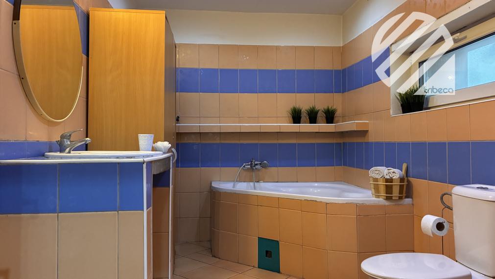 Rodinné bývanie v Tepličke nad Váhom s funkčným prenájmom