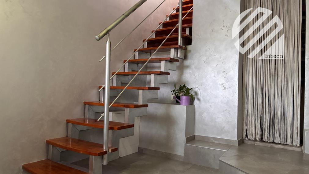 Rodinný dom s apartmánom v centre Tepličky nad Váhom – bývanie, podnikanie aj príjem v jednom