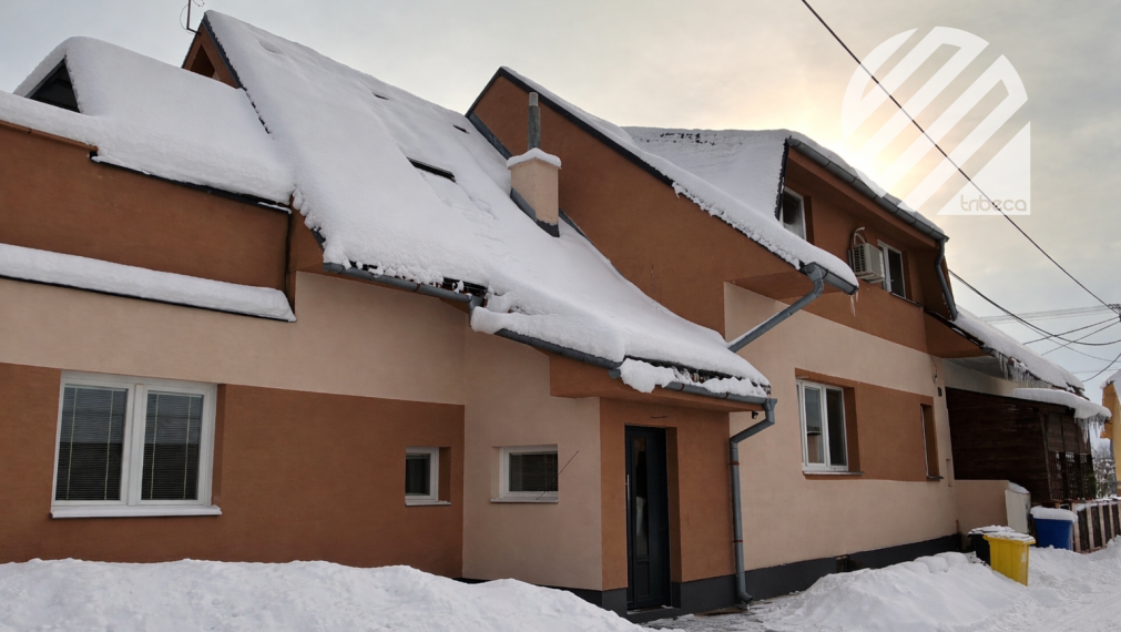 Rodinný dom s apartmánom v centre Tepličky nad Váhom – bývanie, podnikanie aj príjem v jednom