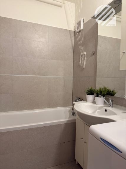 Žilina - Hájik: Priestranný 3-izbový byt s lodžiou na predaj