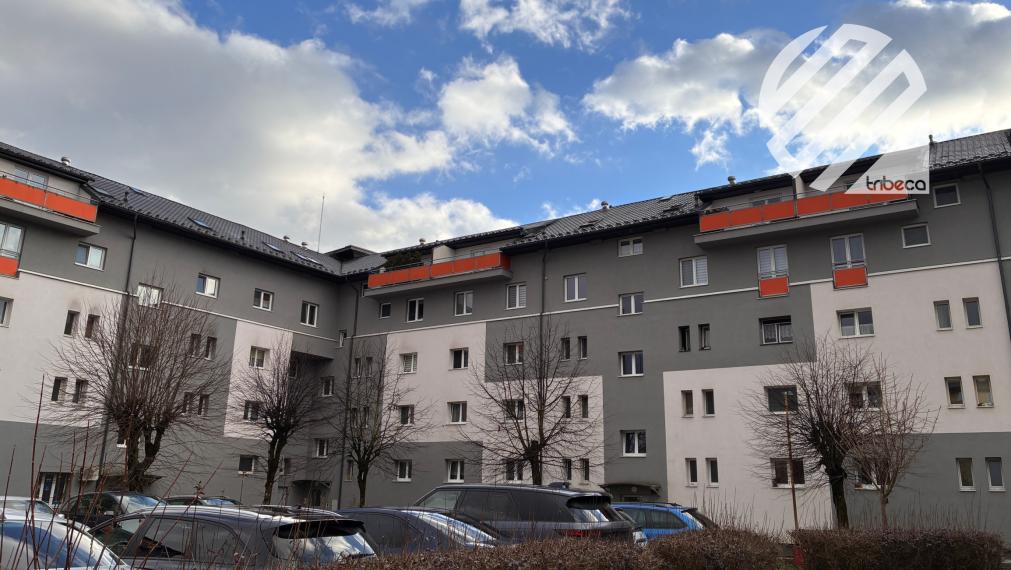 Priestranný 3-izbový 83m2 byt v tehlovom dome / KNM, Litovelská