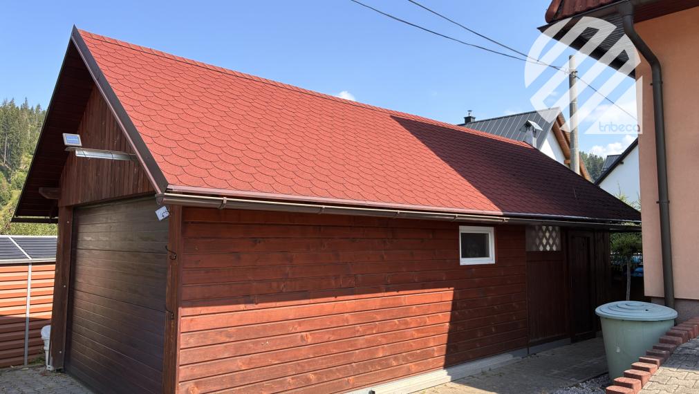 Polyfunkčný RD s dvoma bytovými jednotkami, výrobnou dielňou, parkovaním, garážou a pozemkom 1 276 m² – Čierne pri Čadci