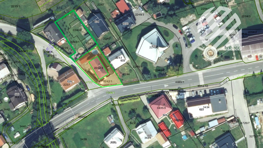 Polyfunkčný RD s dvoma bytovými jednotkami, výrobnou dielňou, parkovaním, garážou a pozemkom 1 276 m² – Čierne pri Čadci
