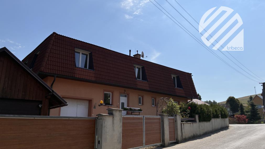 Polyfunkčný RD s dvoma bytovými jednotkami, výrobnou dielňou, parkovaním a pozemkom 1 276 m² – Čierne pri Čadci