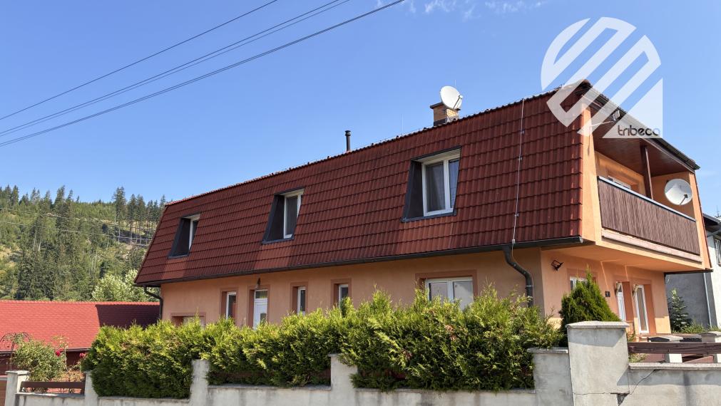 Polyfunkčný RD s dvoma bytovými jednotkami, výrobnou dielňou, parkovaním a pozemkom 1 276 m² – Čierne pri Čadci
