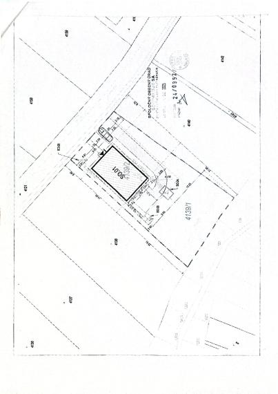 Stavebný pozemok s platným povolením – Hruštín | 913 m²
