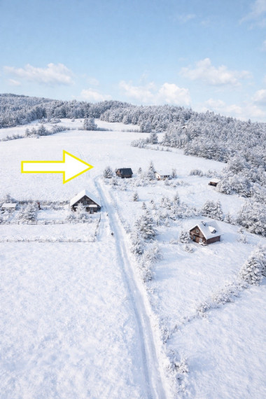 Na predaj čarovný rekreačný pozemok pri lese, 892 m²