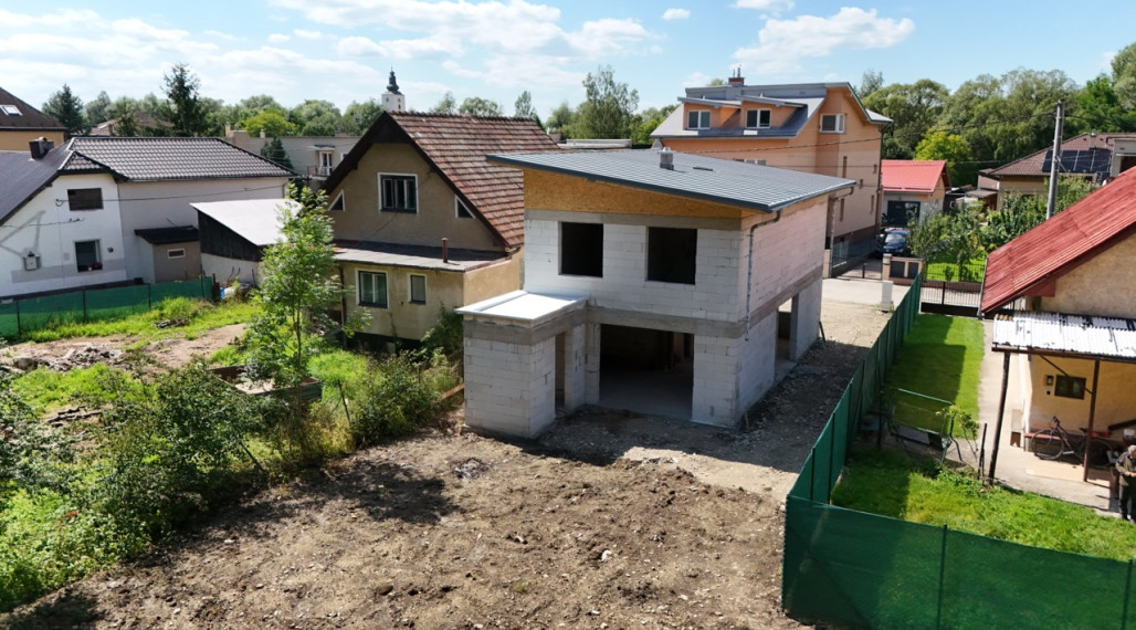 REZERVOVANÉ Novostavba rodinného domu v obci Varín, ,pozemok 811 m²