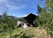 Teplička nad Váhom-Dubeň – 414 m² záhrada, fóliovník, studňa, chatka. - fotografia 15