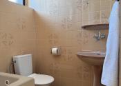 Poschodie: kúpeľňa s WC s rozlohou 6 m²