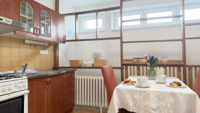 Poschodie: Chodba s kuchynským kútom s rozlohou 18 m²