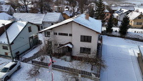 Poschodový rodinný dom na pozemku s rozlohou 1390 m²