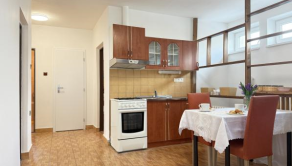 Poschodie: Chodba s kuchynským kútom s rozlohou 18 m²