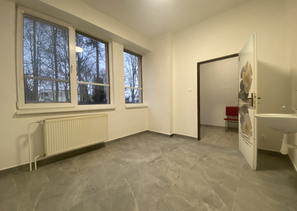 Prenajaté : Svetlý nebytový priestor na prenájom 34 m2 – Žilina, zdravotné stredisko