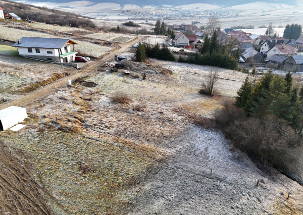 Nová ulica, nové domy, nový začiatok – pozemok s povolením vo Vaňovke (Hruštín)