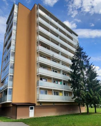 Predané  2-izb.byt 69 m2 s balkónom a výhľadom v KNM 128 800 Eur - fotografia 7