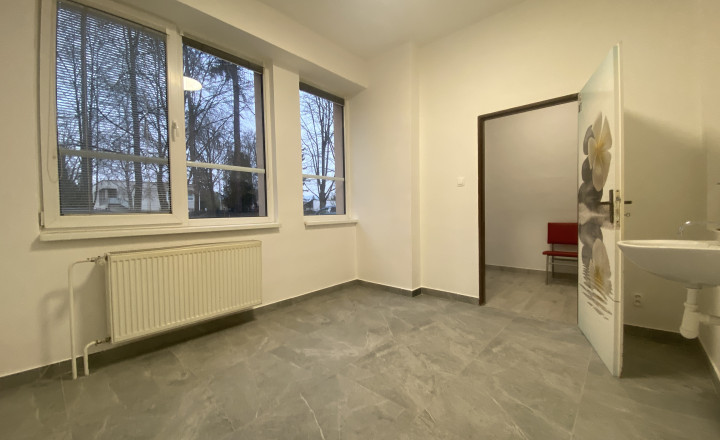 Prenajaté : Svetlý nebytový priestor na prenájom 34 m2 – Žilina, zdravotné stredisko