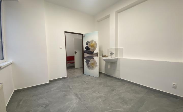 Prenajaté : Svetlý nebytový priestor na prenájom 34 m2 – Žilina, zdravotné stredisko - fotografia 2