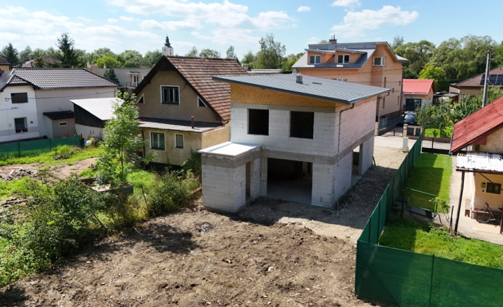 REZERVOVANÉ Novostavba rodinného domu v obci Varín, ,pozemok 811 m²