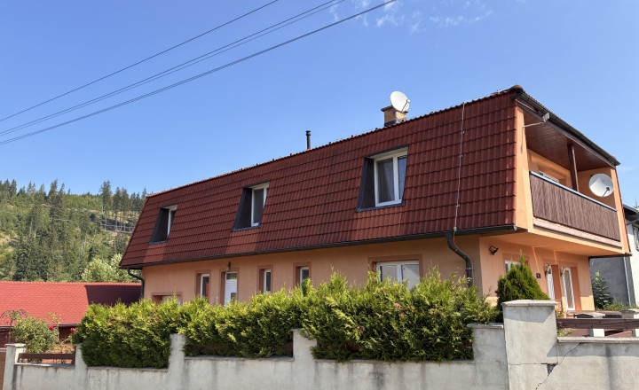 Nová cena! Polyfunkčný RD -2 bytové jednotky, dielňa, garáž, parkovanie, bazén, pozemok 1276m2- Čierne pri Čadci