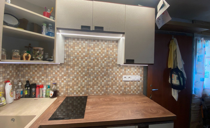 Teplička nad Váhom-Dubeň – 414 m² záhrada, fóliovník, studňa, chatka. - fotografia 8