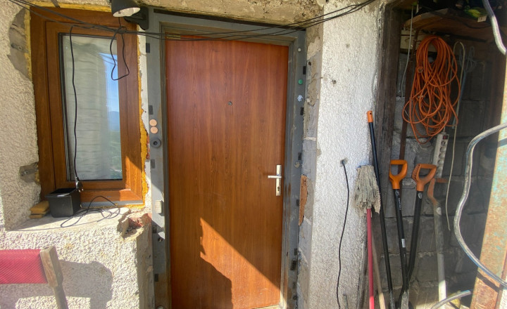 Teplička nad Váhom-Dubeň – 414 m² záhrada, fóliovník, studňa, chatka. - fotografia 12