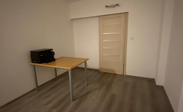 Na predaj kancelárske/obchodné priestory 90 m2 -výhodne - fotografia 5
