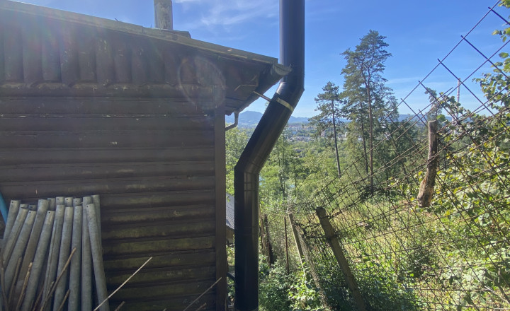 Teplička nad Váhom-Dubeň – 414 m² záhrada, fóliovník, studňa, chatka. - fotografia 17