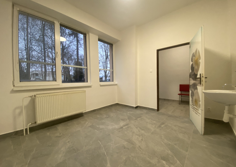 Prenajaté : Svetlý nebytový priestor na prenájom 34 m2 – Žilina, zdravotné stredisko