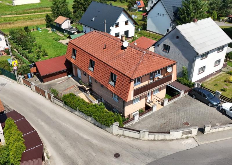 Nová cena! Polyfunkčný RD- 2 byt. jednotky, výrobná dielňa, parkovanie, pozemok 1 276 m²– Čierne pri Čadci